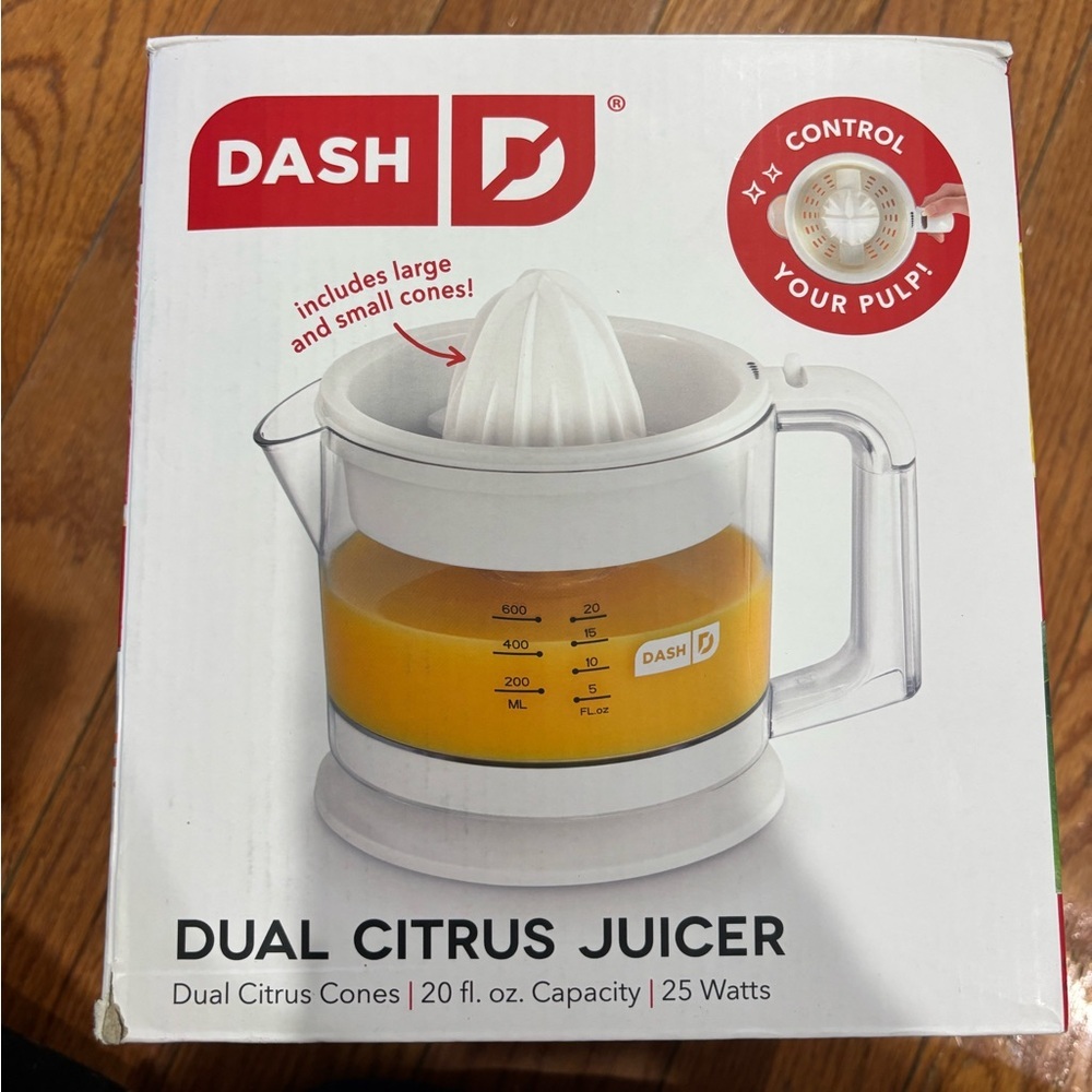 New DASH Dual Citrus Fruit Juicer 20 fl. oz. Pulp Control Electric Serves 2-4